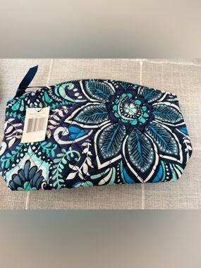 Vera Bradley Grand Travel Cosmetic Bag Blue Island Medallion NEW! Retired